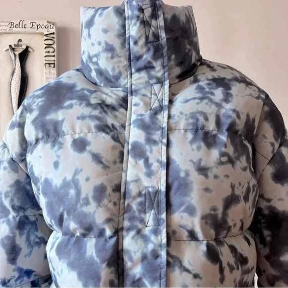 Missguided Women’s Blue Tie Dye Short Puffer Coat Size 2 - Picture 4 of 15